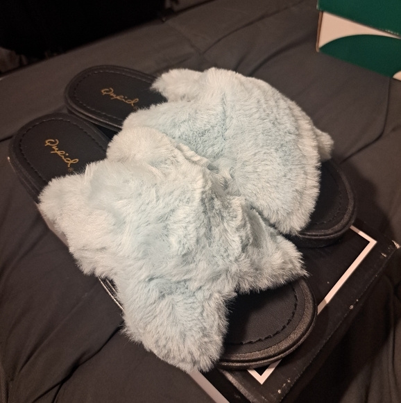 Womens Furry Platform Sandals - Picture 3 of 5